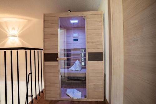 Koupelna v ubytování Duplex Apartment with Sauna and Garden in Zermatt