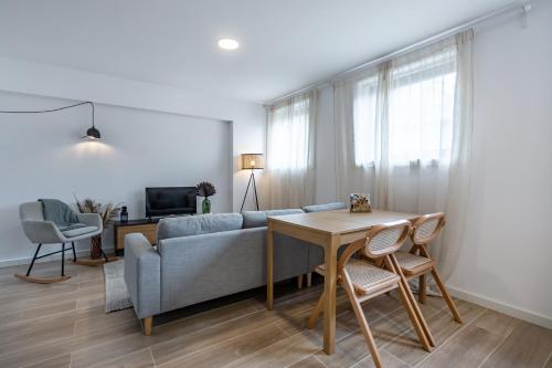 Nomads Lux - 1BDR Charming Top Floor Porto