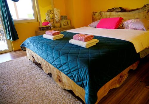Cama o camas de una habitación en Apartmani Dunavski Raj 2