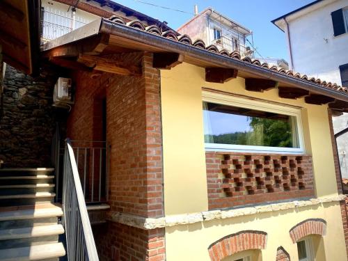 El edificio en el que está la casa vacacional