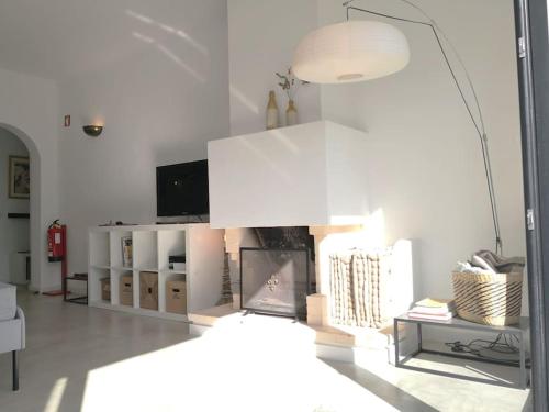 Airy 3br, AC, Garden, 2min Strip, 8min Oura Beach photo 2