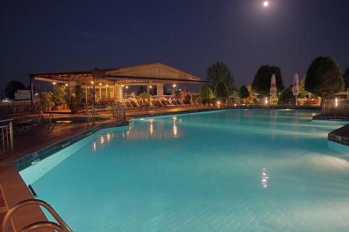 Gallery image of Grand Platon Hotel in Olympiaki Akti