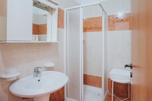 B&B Nuovo Reale - CENTRO STORICOにあるバスルーム