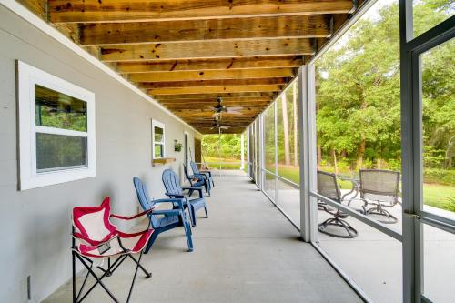 Fotografie z fotogalerie ubytování Hawthorne Vacation Rental with Access to Cue Lake v destinaci Interlachen