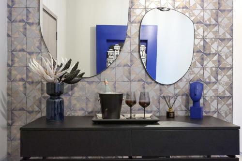Prime location Athens Exec 2BD Apt by Live&Travel
