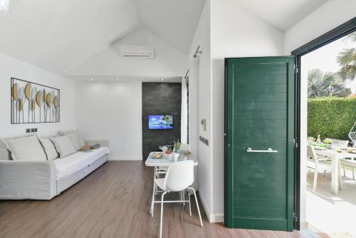 Bungalow with terrace in Maspalomas DS50 by VillaGranCanaria