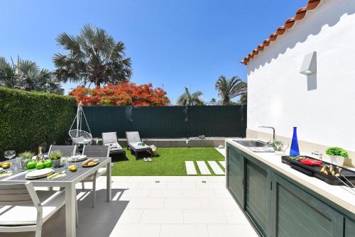 Zahrada ubytování Bungalow with terrace in Maspalomas DS50