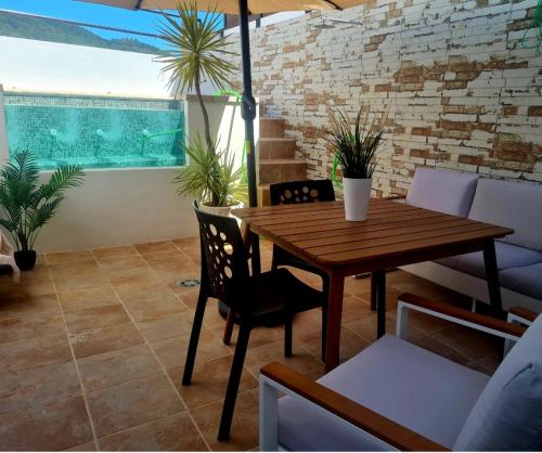 Balkón nebo terasa v ubytování La Casa Junto al Sendero del Río & Piscina # aire acondicionado