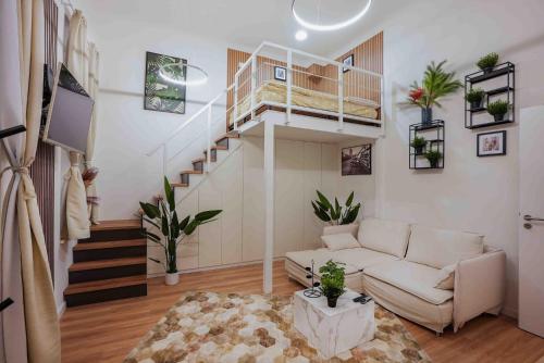 Greenlight Gallery by NeWave Apartments