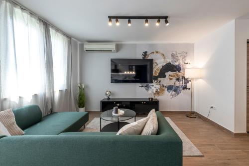 Blue Sky Apartment