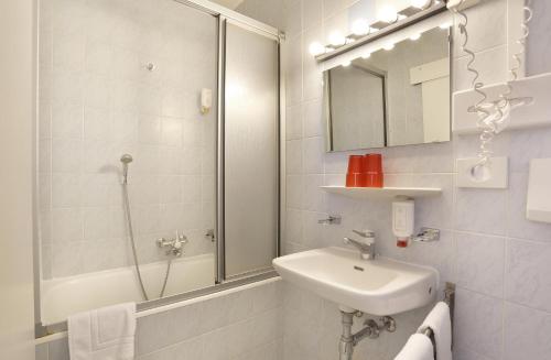 A bathroom at Hotel Tor