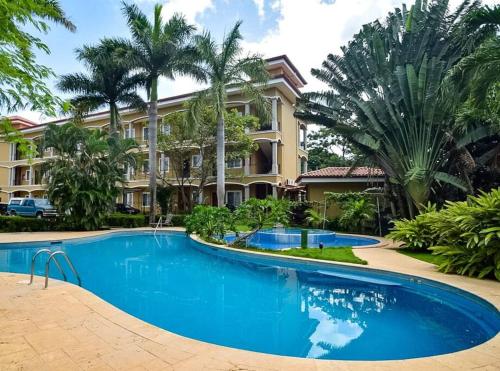 Leora Pacifico 302 Steps to the Beach