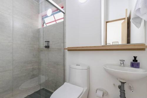 Koupelna v ubytování Comodo y amplio apartamento privado-201 Guatape