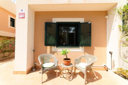 Φωτογραφία από το άλμπουμ του Sunset sea view & garden Spa Cala Tarida 6p max σε Cala Tarida