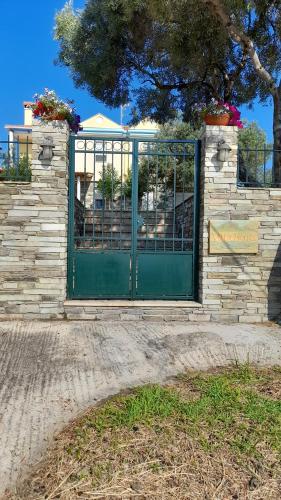 Φωτογραφία από το άλμπουμ του Villa Twins στον Άγιο Νικόλαο