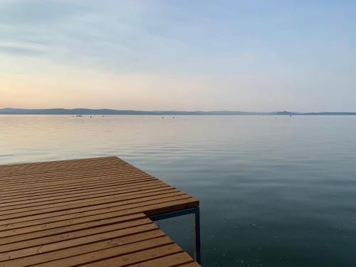 Lakeside Home Apartman