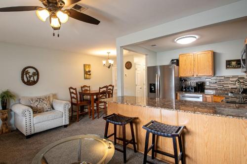 Oak Shores 77 – Photos 2