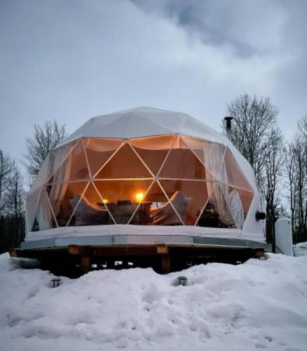 Το Refuge Bay's Ignis Dome - Luxury Off Grid Escape τον χειμώνα