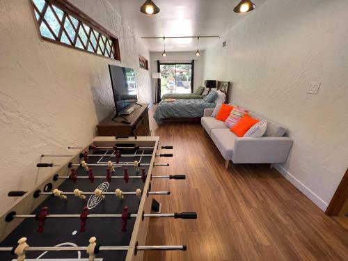 Villa La Reforma - Newly Designed 4BR HOUSE & POOL in Los Angeles by Topanga photo 42