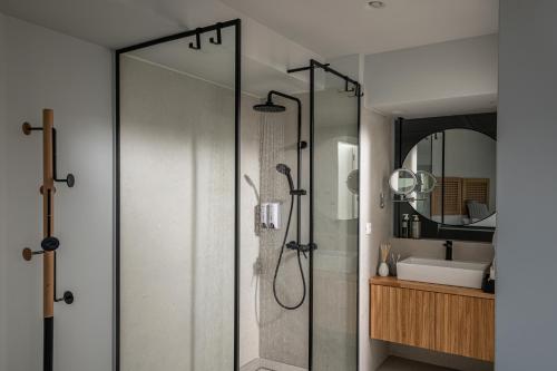 Beachfront Salty Sea Luxury Suite 2