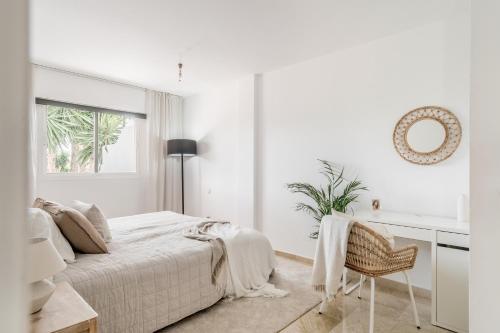 Puerto Banus Spacious Apartment in Jardines de Andalucia