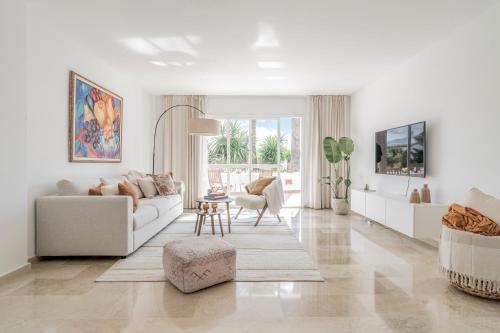 Puerto Banus Spacious Apartment in Jardines de Andalucia