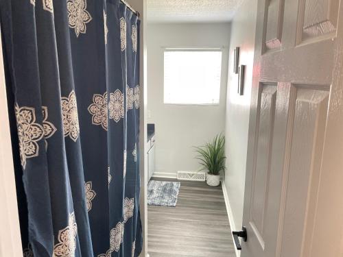 Φωτογραφία από το άλμπουμ του Spacious 1king bd/2queen bd/* 1 mile from I-85 σε Λέξινγκτον