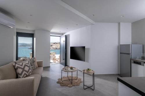 Beachfront Salty Sea Luxury Suite 1