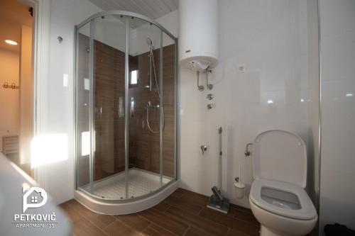 Koupelna v ubytování Petković apartmani 35