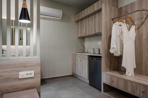 Anemoni Suites