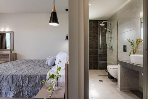 Anemoni Suites