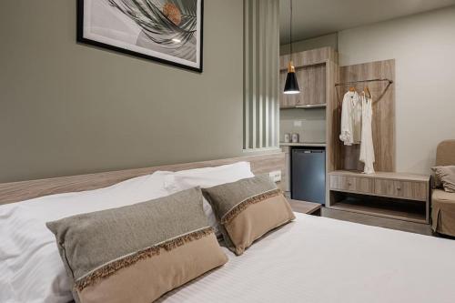 Anemoni Suites