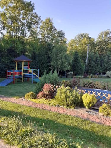 Taman di luar Agroturystyka Jagodowa Róża - Maria Farganus