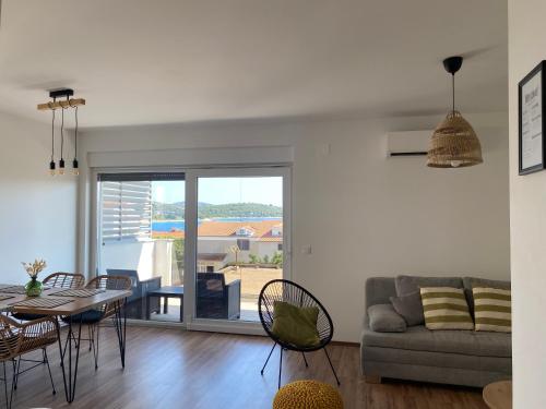 Sunny side Apartment