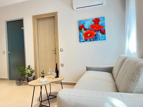 Maison deluxe studios and apartment
