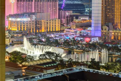 Nespecifikovaný výhled na destinaci Las Vegas nebo výhled na město při pohledu z hotelu