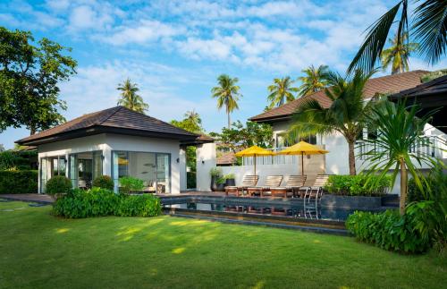 Zahrada ubytování The ShellSea Krabi I Luxury Beach Front Resort & Pool Villa