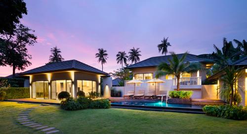 Bazén v ubytování The ShellSea Krabi I Luxury Beach Front Resort & Pool Villa nebo v jeho okolí