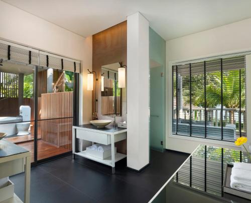 Fotografie z fotogalerie ubytování The ShellSea Krabi I Luxury Beach Front Resort & Pool Villa v destinaci Ao Nam Mao