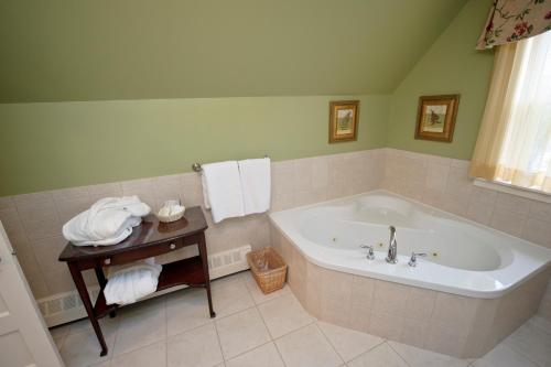 Un baño de Dundee Arms Inn