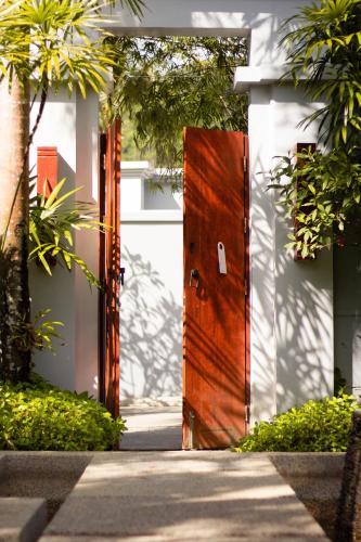 Η πρόσοψη ή η είσοδος του The Bell Pool Villa Resort Phuket