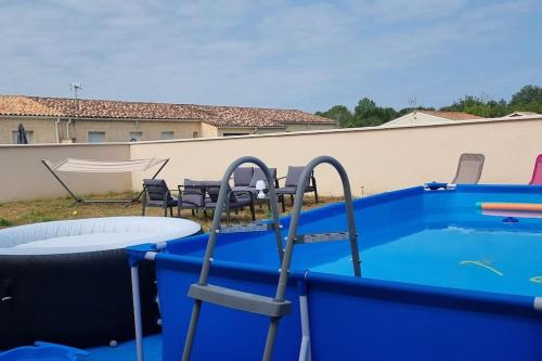 Maison piscine jacuzzi Juin à Août- Entre Collègues ou Famille - La Bohème