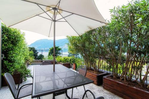 Gallery image of Sun Luxury Apartment with Swimming Pool - Blevio in Blevio