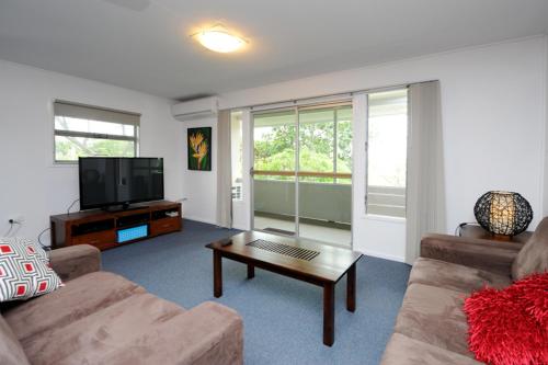 TV a/nebo společenská místnost v ubytování Great Value Gladstone Accommodation