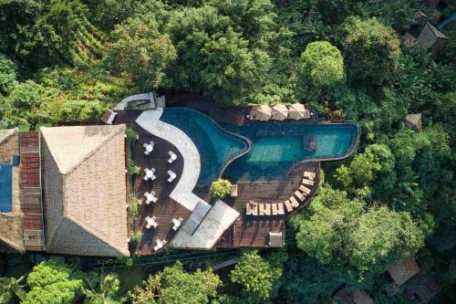Bazén v ubytování Hanging Gardens of Bali nebo v jeho okolí
