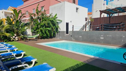Kolam renang di atau dekat dengan Seabreeze- Sea View-Heated Pool-Near Ericeira