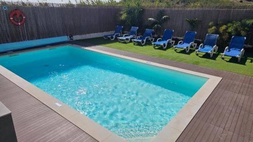 Kolam renang di atau dekat dengan Seabreeze- Sea View-Heated Pool-Near Ericeira