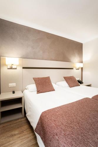  Hotel & Aparthotel Cosmos -  Room  picture :   Bath    Safety deposit box    TV                           