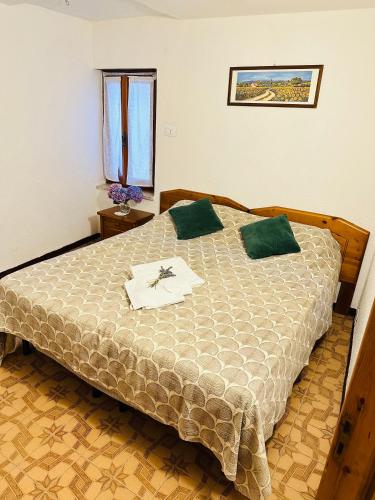 Ένα ή περισσότερα κρεβάτια σε δωμάτιο στο Casa Voje