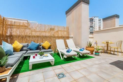 -MalagaSunApts-City Centre Terrace Pool Parking